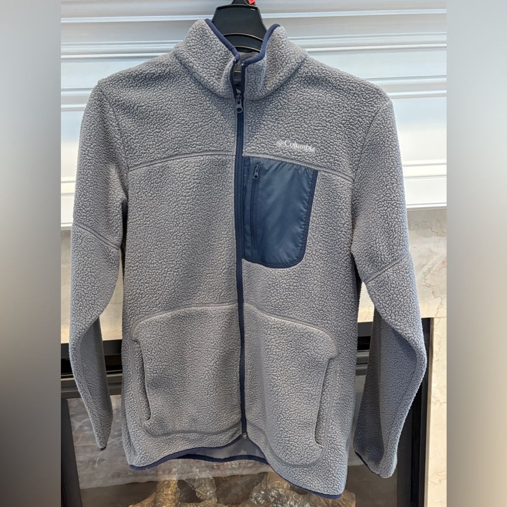 Columbia Charcoal Fleece Jacket with Blue Pocket
